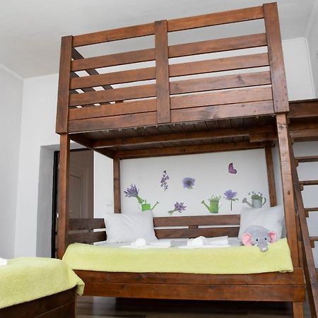 Cosy Apartment In City Centre Oradea Eksteriør bilde