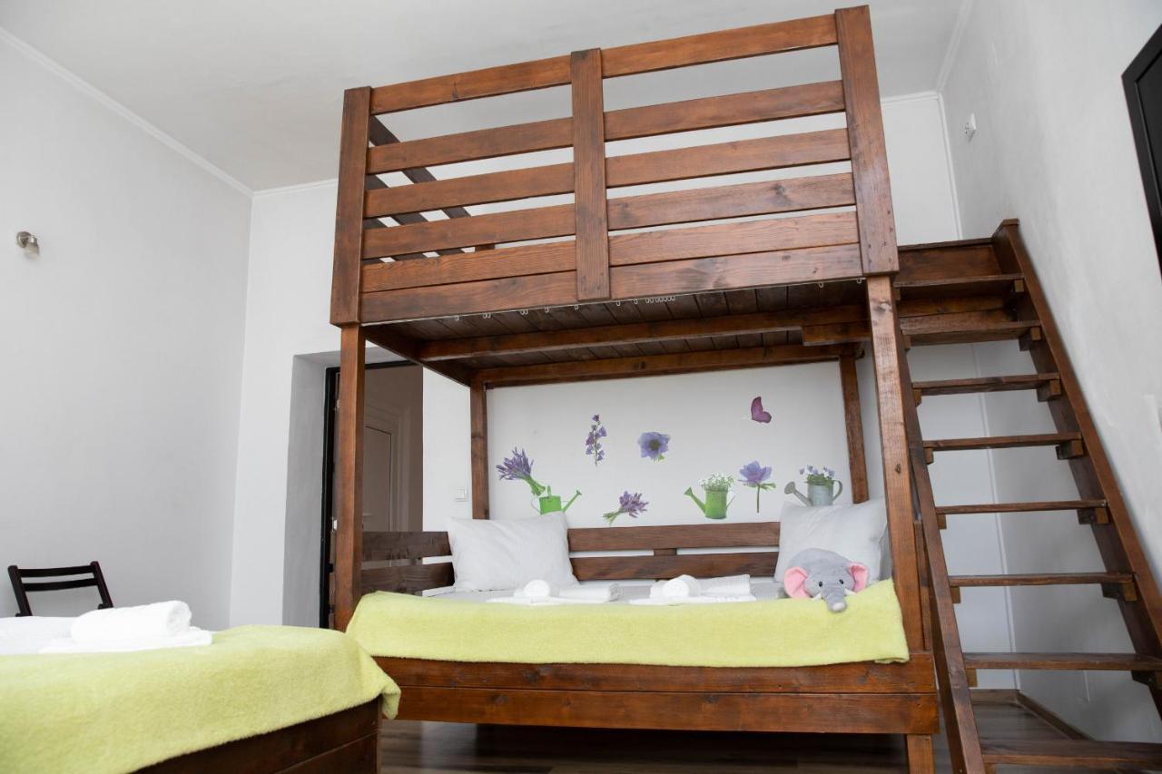 Cosy Apartment In City Centre Oradea Eksteriør bilde